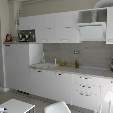 Beach Front 2 Bedroom * Mamaia