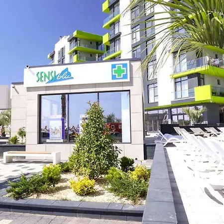 Beach Front 2 Bedroom * Mamaia