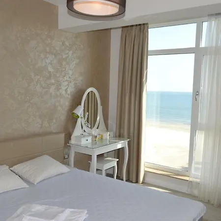 Beach Front 2 Bedroom Apartment *